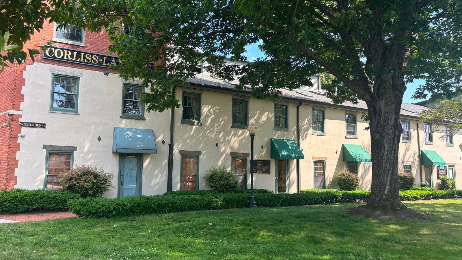 Commercial/Industrial - Commercial Condo