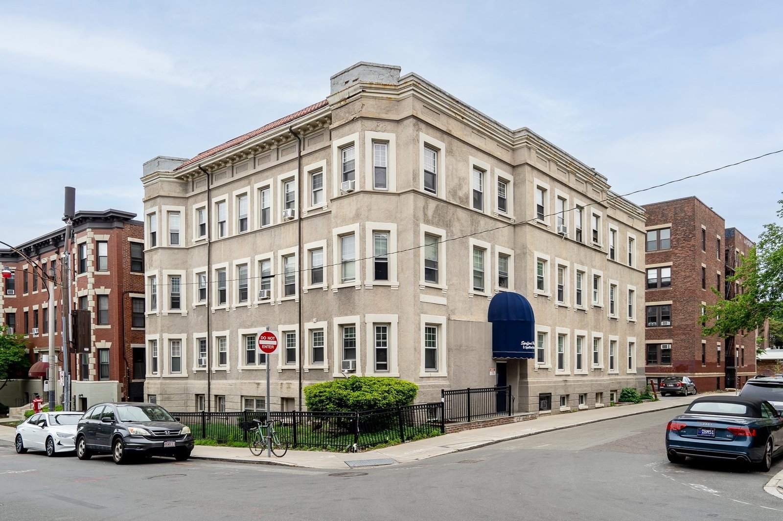 Condo - Low-Rise