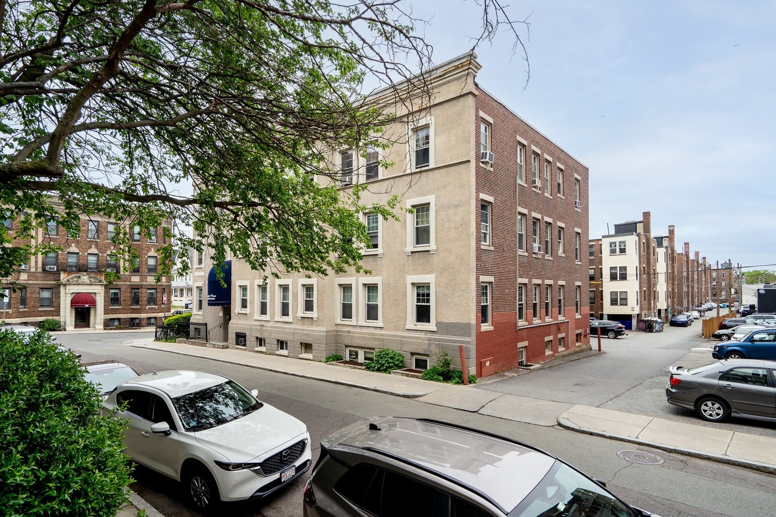 Condo - Low-Rise